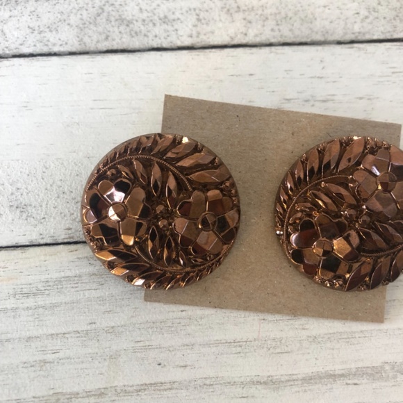 Vintage clip on earrings - Picture 4 of 8